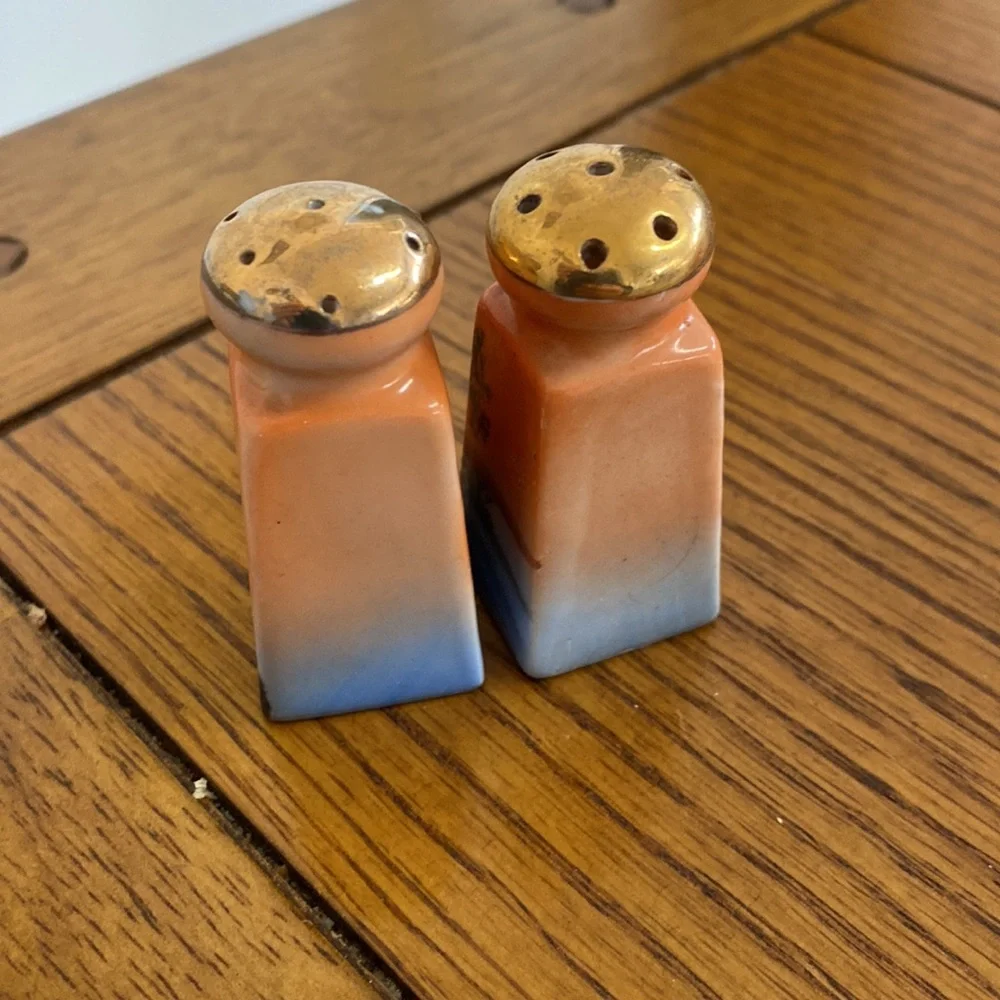 Hand painted Japanese vintage salt and pepper shakers - Picture 4 of 4